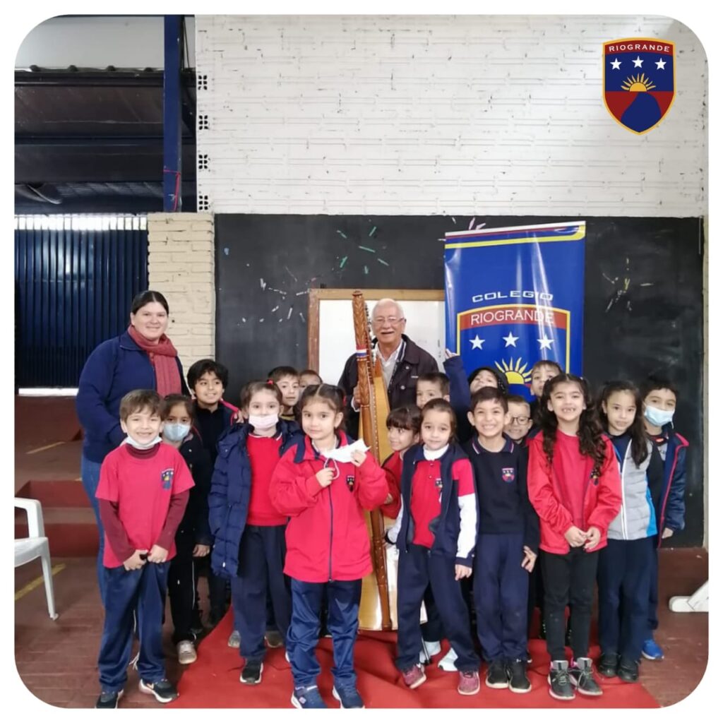 Los futuros alumnos de Almenitas Encarnación visitan el colegio para conocer las clases y a sus nuevos profesores 